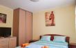 Apartman 1 tu Appartamenti "Đule" Morinj, alloggi privati a Morinj, Montenegro